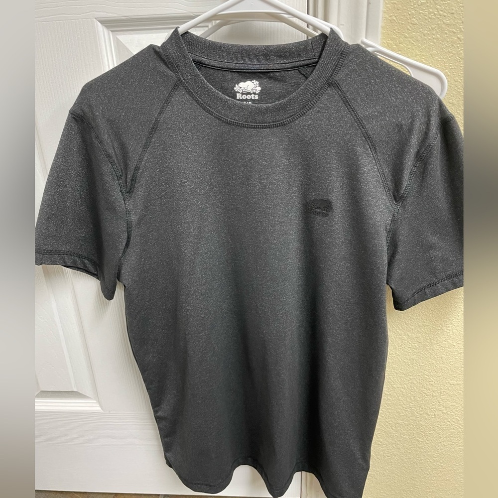 Roots technical t shirt (unisex) size small